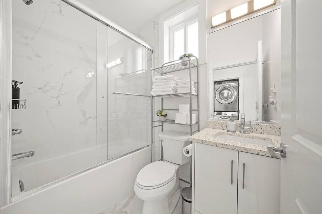Entire New Cozy And Modern 2-Storey House Vancouver Buitenkant foto