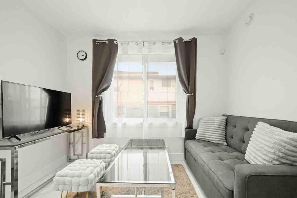 Entire New Cozy And Modern 2-Storey House Vancouver Buitenkant foto