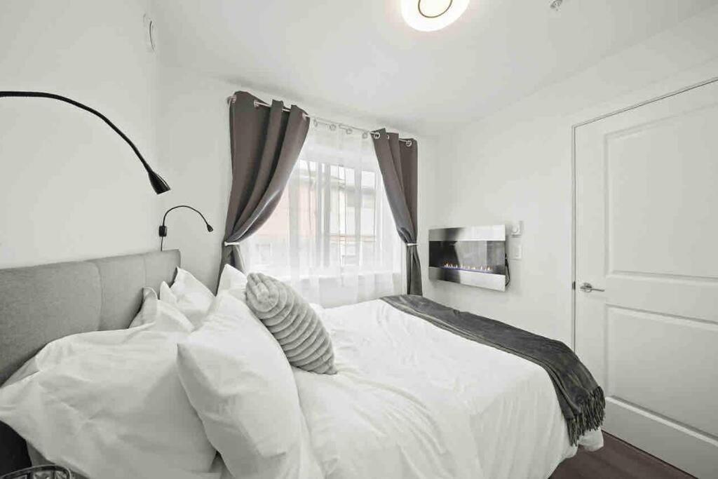 Entire New Cozy And Modern 2-Storey House Vancouver Buitenkant foto