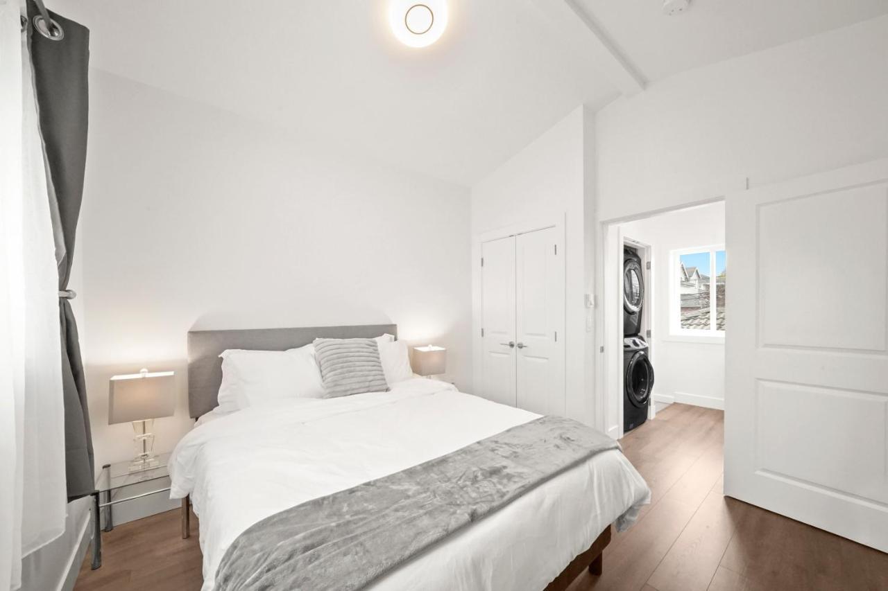Entire New Cozy And Modern 2-Storey House Vancouver Buitenkant foto