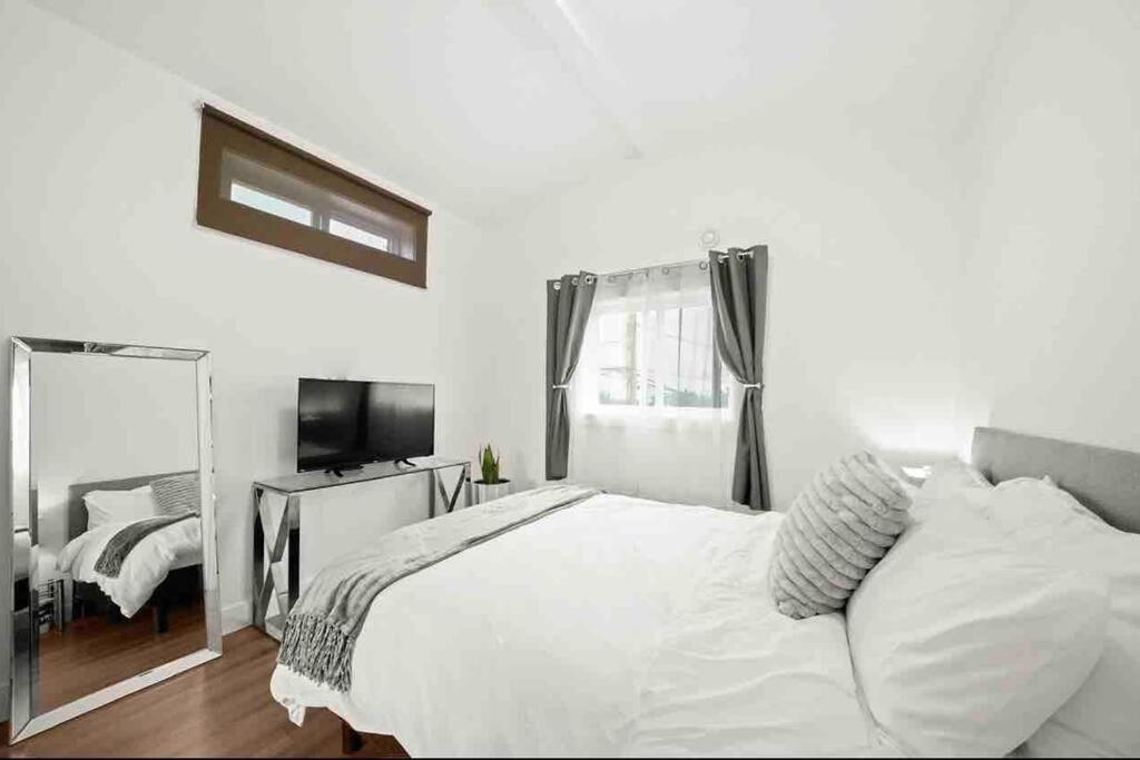 Entire New Cozy And Modern 2-Storey House Vancouver Buitenkant foto